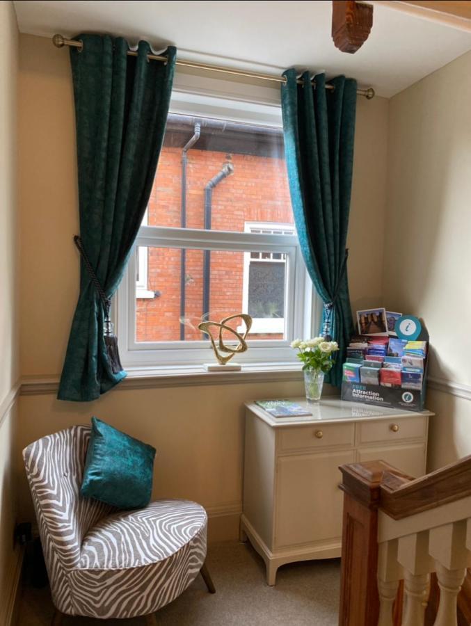 Bed & Breakfast Ashbourne House