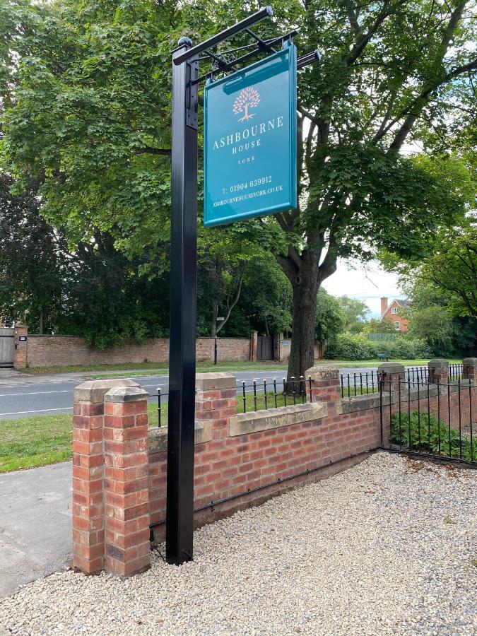 Bed & Breakfast Ashbourne House